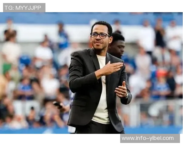 前狼队主帅加里奥尼尔正式接任斯特拉斯堡主教练职务